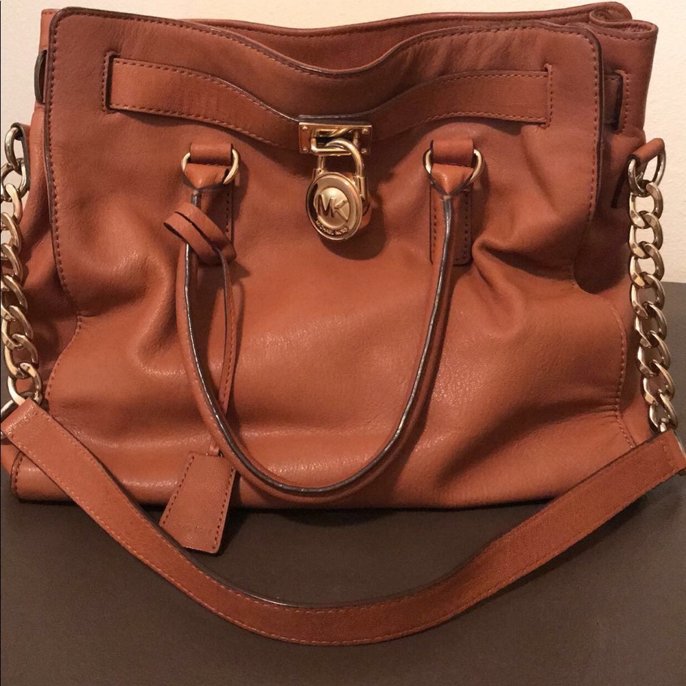 Micheal kors bag in great condition.